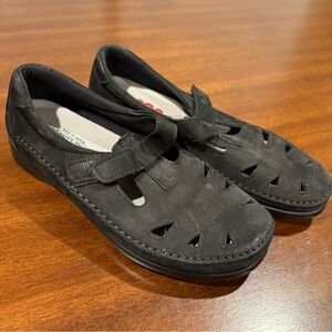 SAS Roamer Classic Fisherman Style Black Suede Slip-On Tri Pad Comfort Loafers